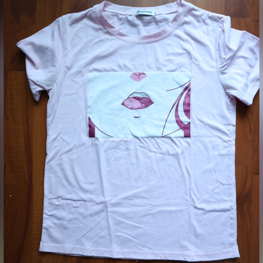Pink t-shirt